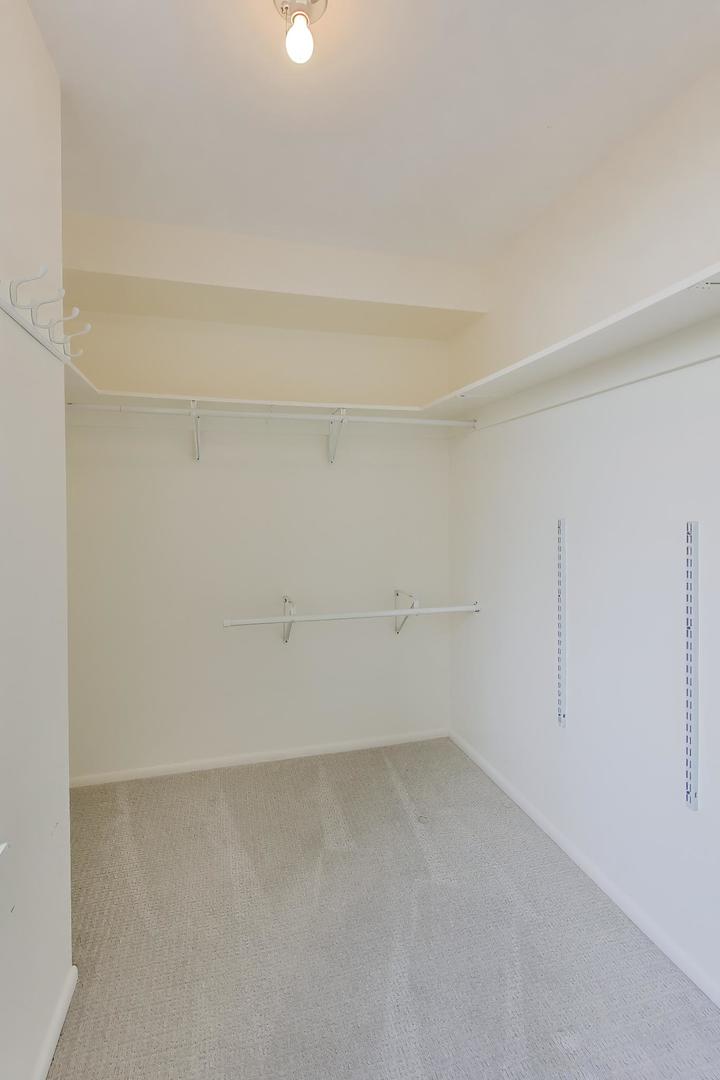 5733 North Sheridan Road, Unit 6C Chicago, IL 60660 - Photo 15 of 27 Gallery Image 15
