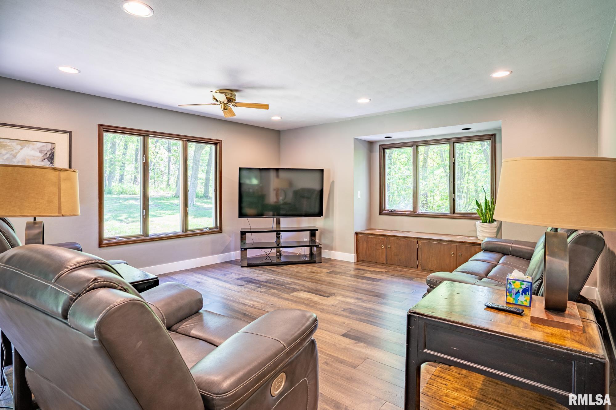 1503 Hickory Point Road Metamora, IL 61548 - Photo 6 of 76