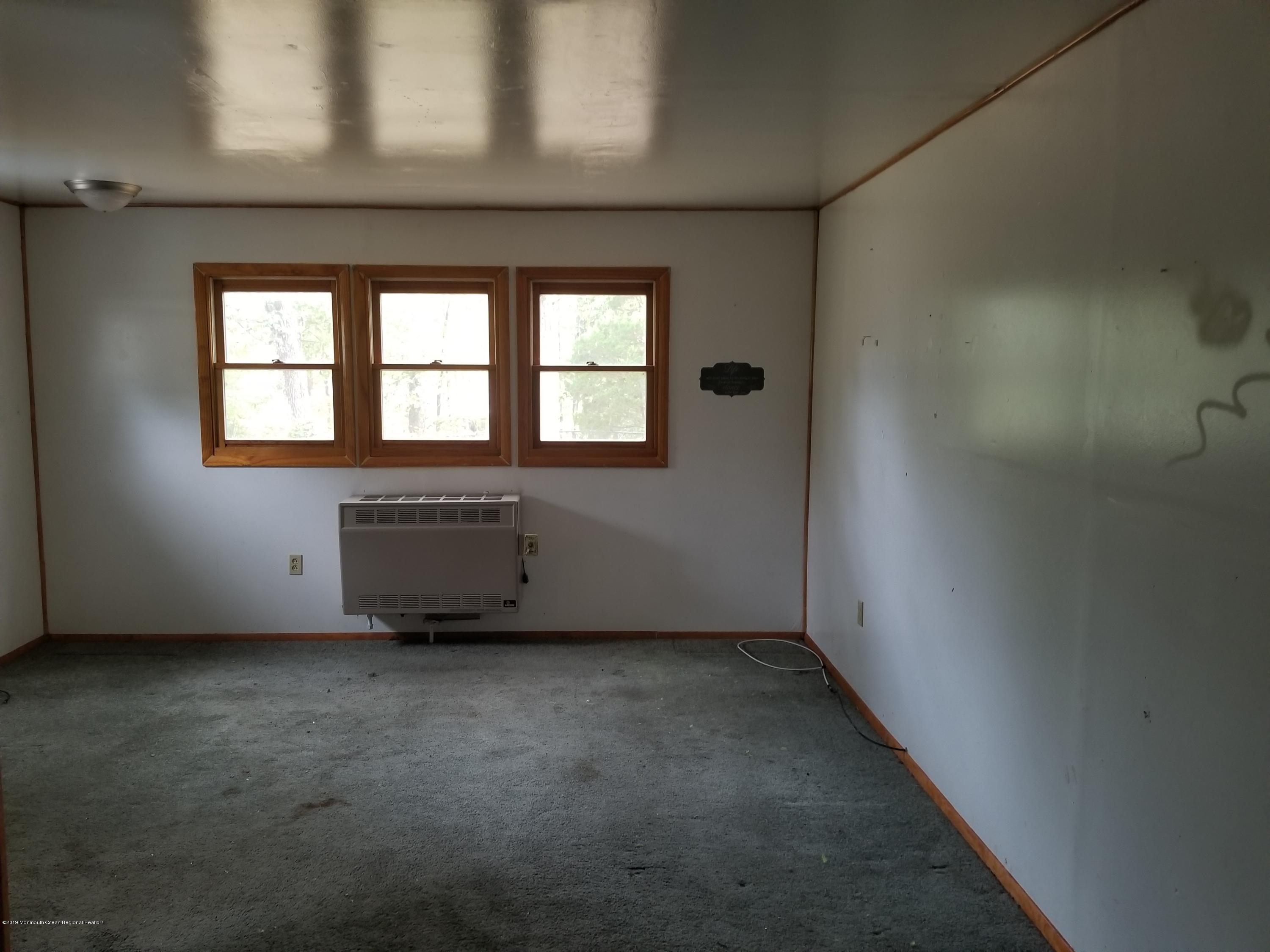 418 County Road 539 Cream Ridge, NJ 08514 - Photo 9 of 29 20191010_114212
