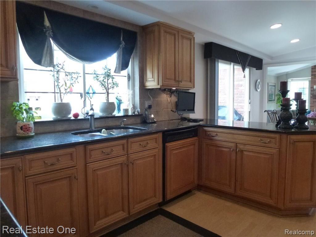 3536 Holiday Court Rochester Hills, MI 48306 - Photo 25 of 63
