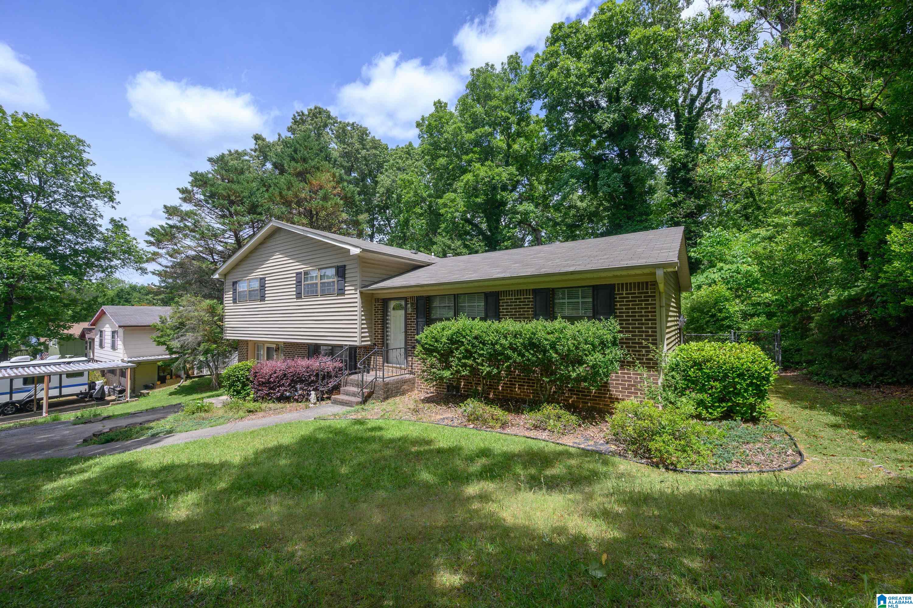 205 Dale Drive Alabaster, AL 35007 - Photo 2 of 40