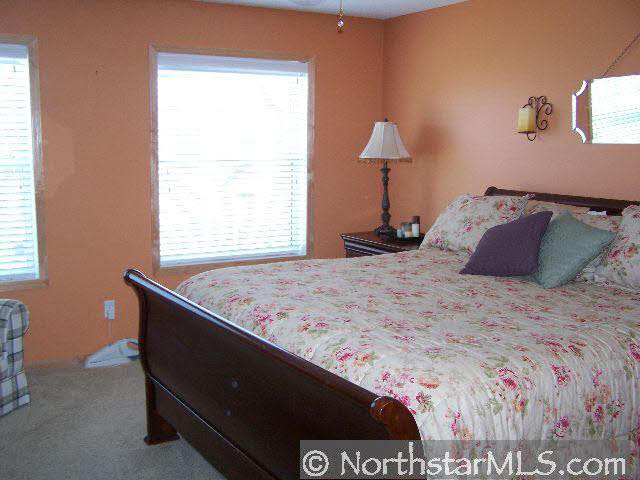 11306 Stratton Avenue Eden Prairie, MN 55344 - Photo 5 of 10