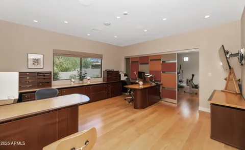 $2,750,000 | 9829 North 49th Place, Paradise Valley, AZ 85253