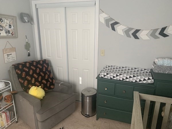 863 Roosevelt Avenue Springfield, MA 01109 - Photo 14 of 18 a living room with furniture