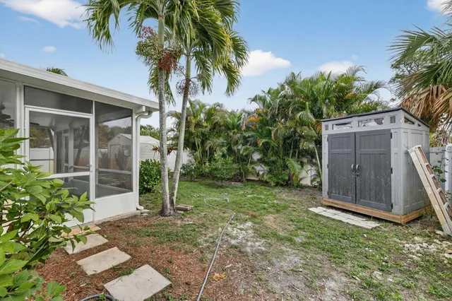 $399,000 | 607 Southeast Cortez Avenue, Stuart, FL 34994