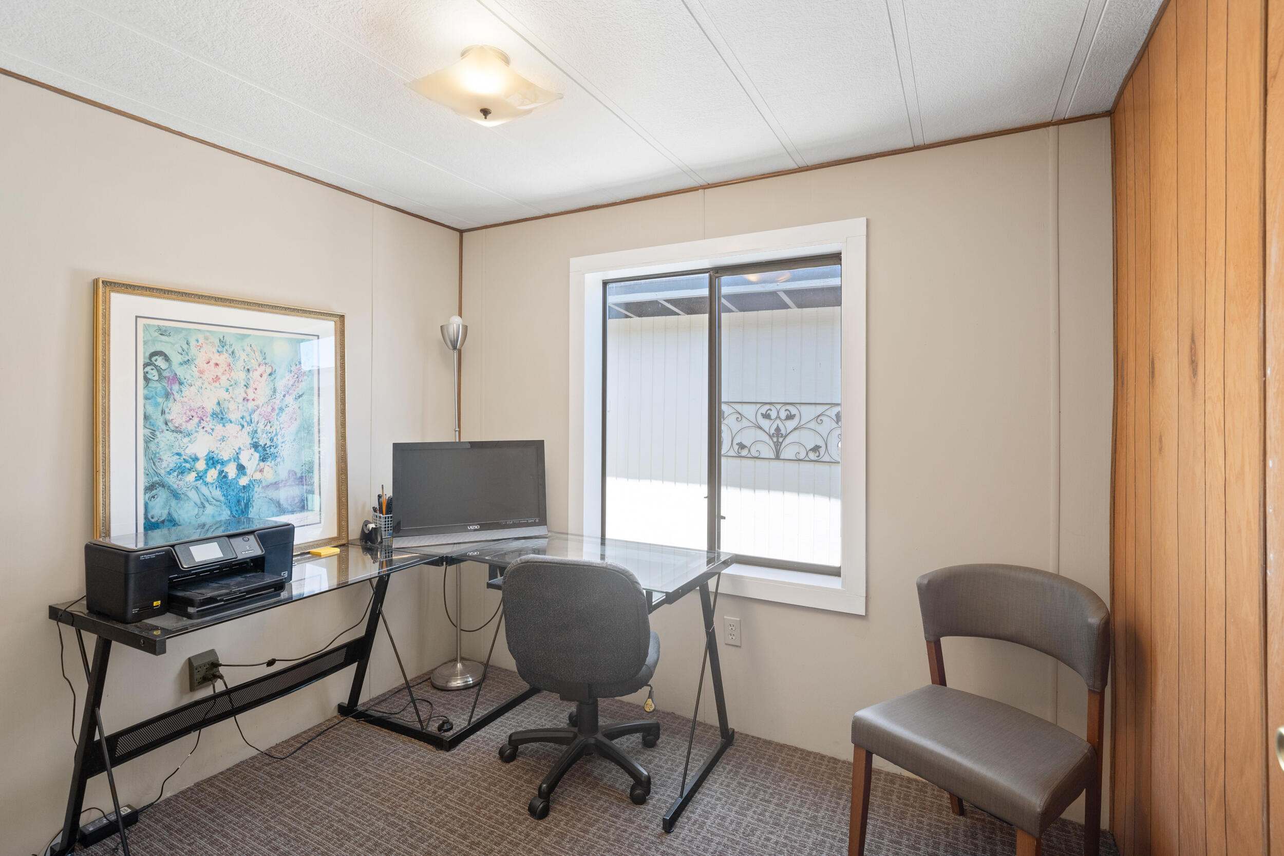 5076 Leonard Road, Unit 97 Grants Pass, OR 97527 - Photo 19 of 36 Bedroom or office, 2nd bedroom is currently in use as an office but could be a great guest room