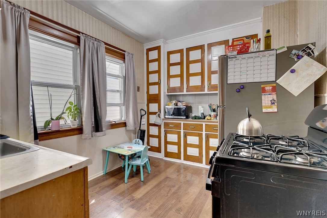 565 Military Road Buffalo, NY 14207 - Photo 4 of 48