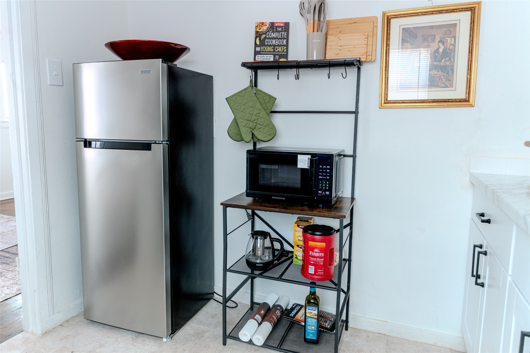 2016 Dunlavy Street, Unit 3 Houston, TX 77006 - Photo 11 of 22 a view of utility room