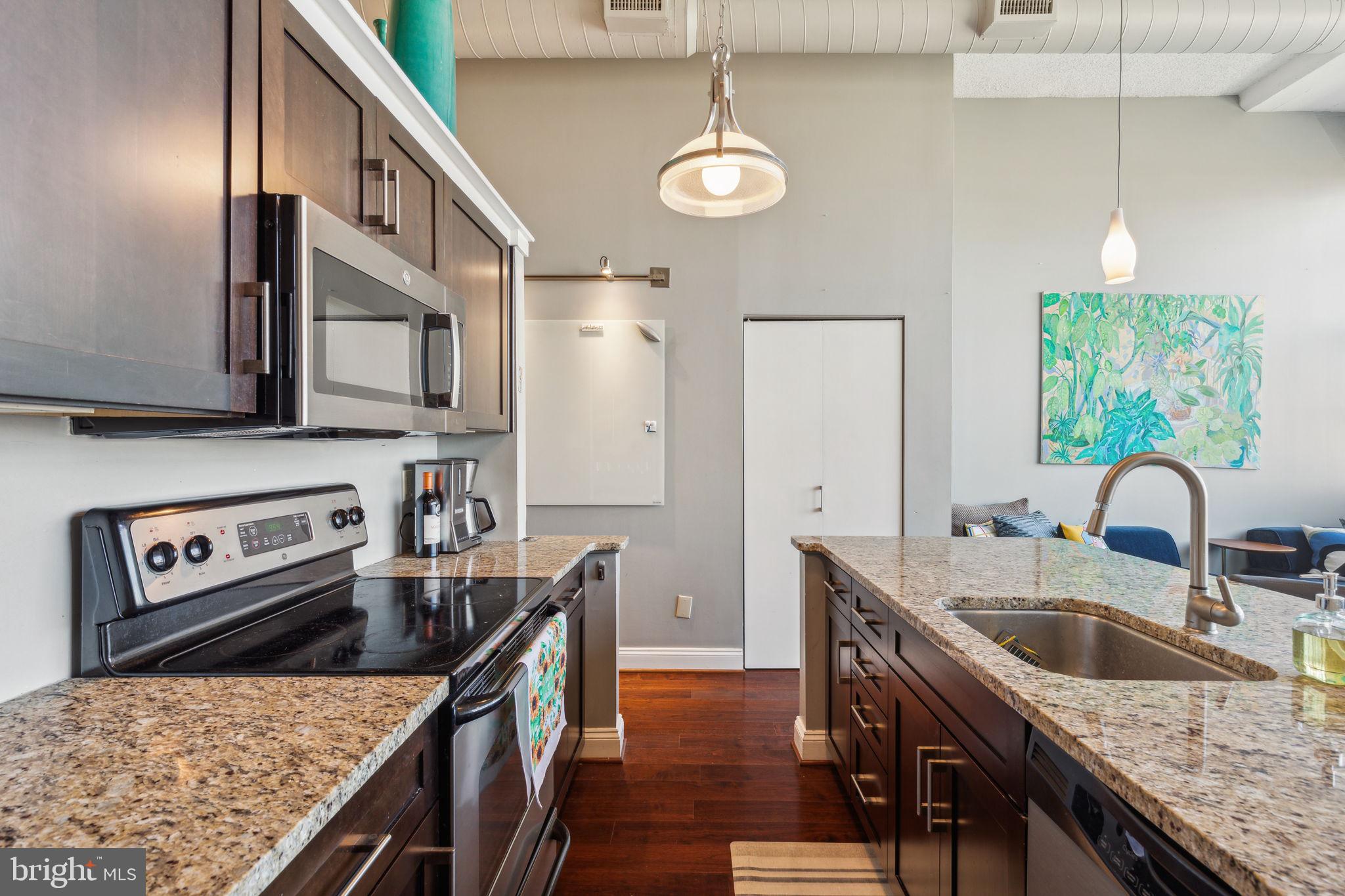 2429 Locust Street, Unit 302 Philadelphia, PA 19103 - Photo 6 of 34
