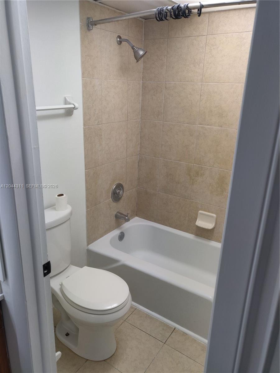 3750 Inverrary Drive, Unit 2Q Lauderhill, FL 33319 - Photo 14 of 24