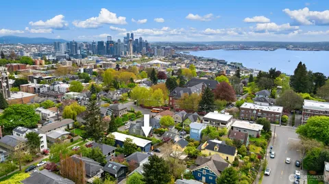 $284,000 | 1519 5th Avenue West, Unit 5, Seattle, WA 98119