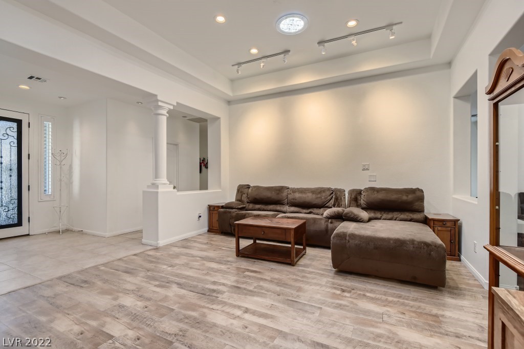 3705 Spring Shadow Road Las Vegas, NV 89129 - Photo 5 of 30 Gallery Image 5