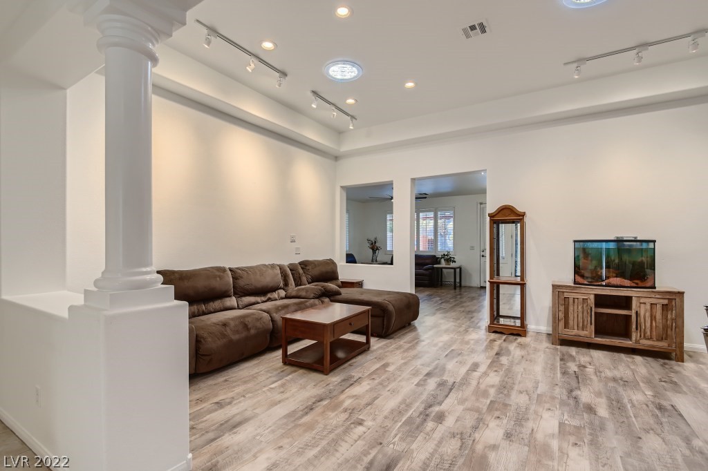 3705 Spring Shadow Road Las Vegas, NV 89129 - Photo 6 of 30 Gallery Image 6