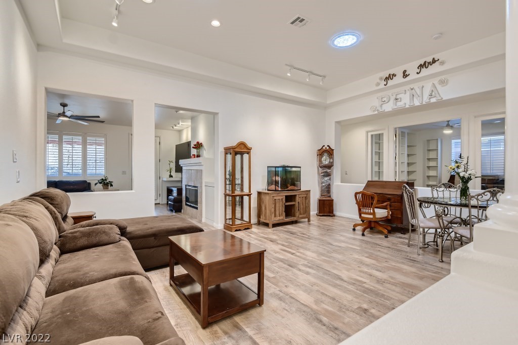 3705 Spring Shadow Road Las Vegas, NV 89129 - Photo 7 of 30 Gallery Image 7