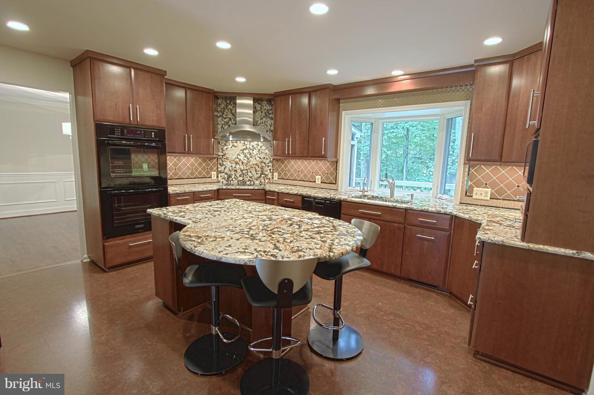 5108 Pheasant Ridge Road Fairfax, VA 22030 - Photo 4 of 30 Kitchen