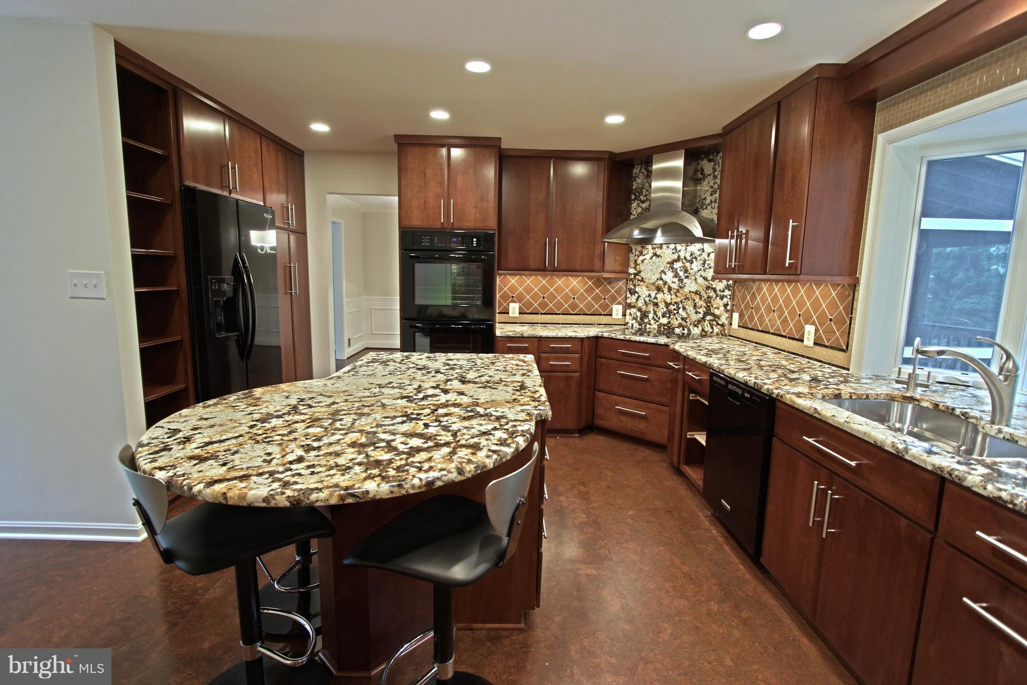 5108 Pheasant Ridge Road Fairfax, VA 22030 - Photo 5 of 30 Kitchen