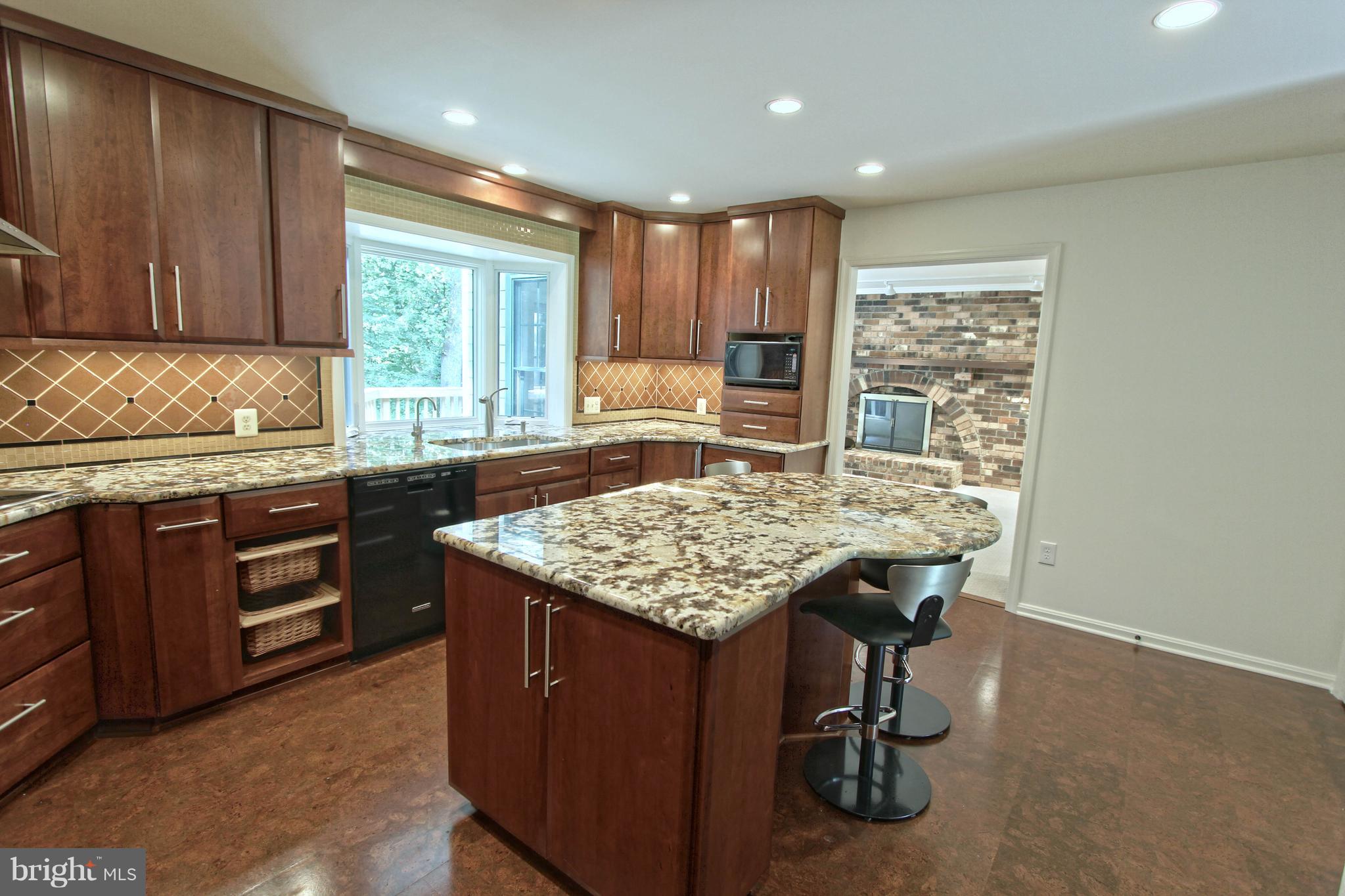 5108 Pheasant Ridge Road Fairfax, VA 22030 - Photo 6 of 30 Kitchen