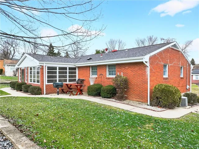 $359,900 | 608 Carrara Drive, Allison Park, PA 15101