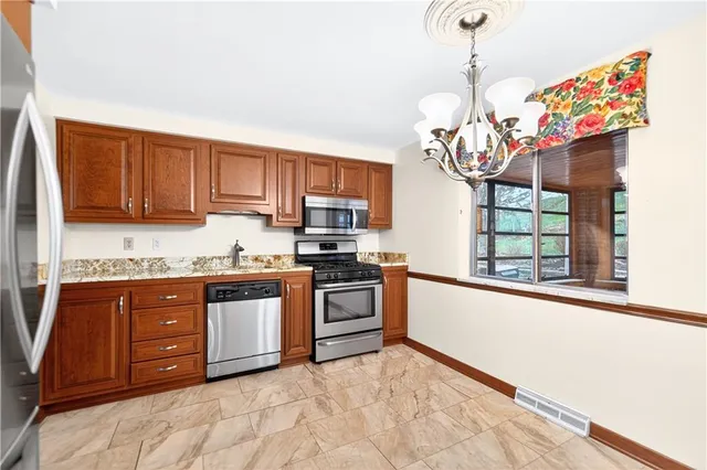 $359,900 | 608 Carrara Drive, Allison Park, PA 15101