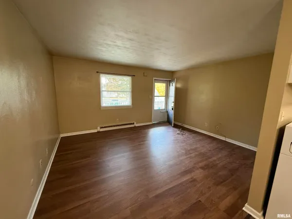 $799 | 4021 South Ricketts Avenue, Unit 8, Bartonville, IL 61607