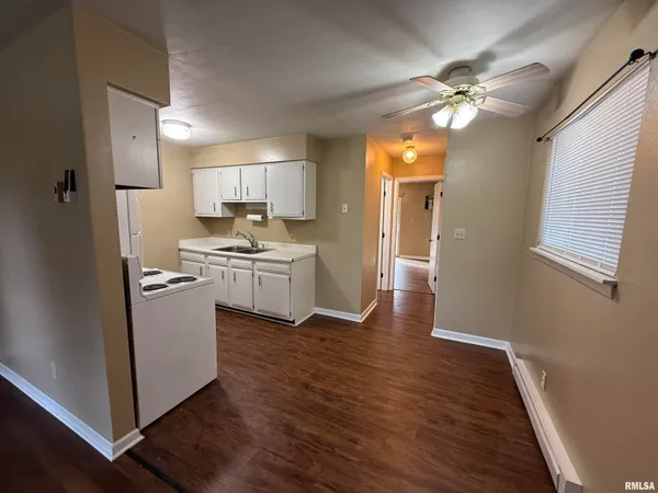 $799 | 4021 South Ricketts Avenue, Unit 8, Bartonville, IL 61607