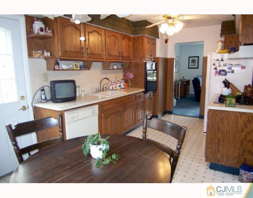 46 Winding Road Iselin, NJ 08830 - Photo 5 of 10 Gallery Image 5