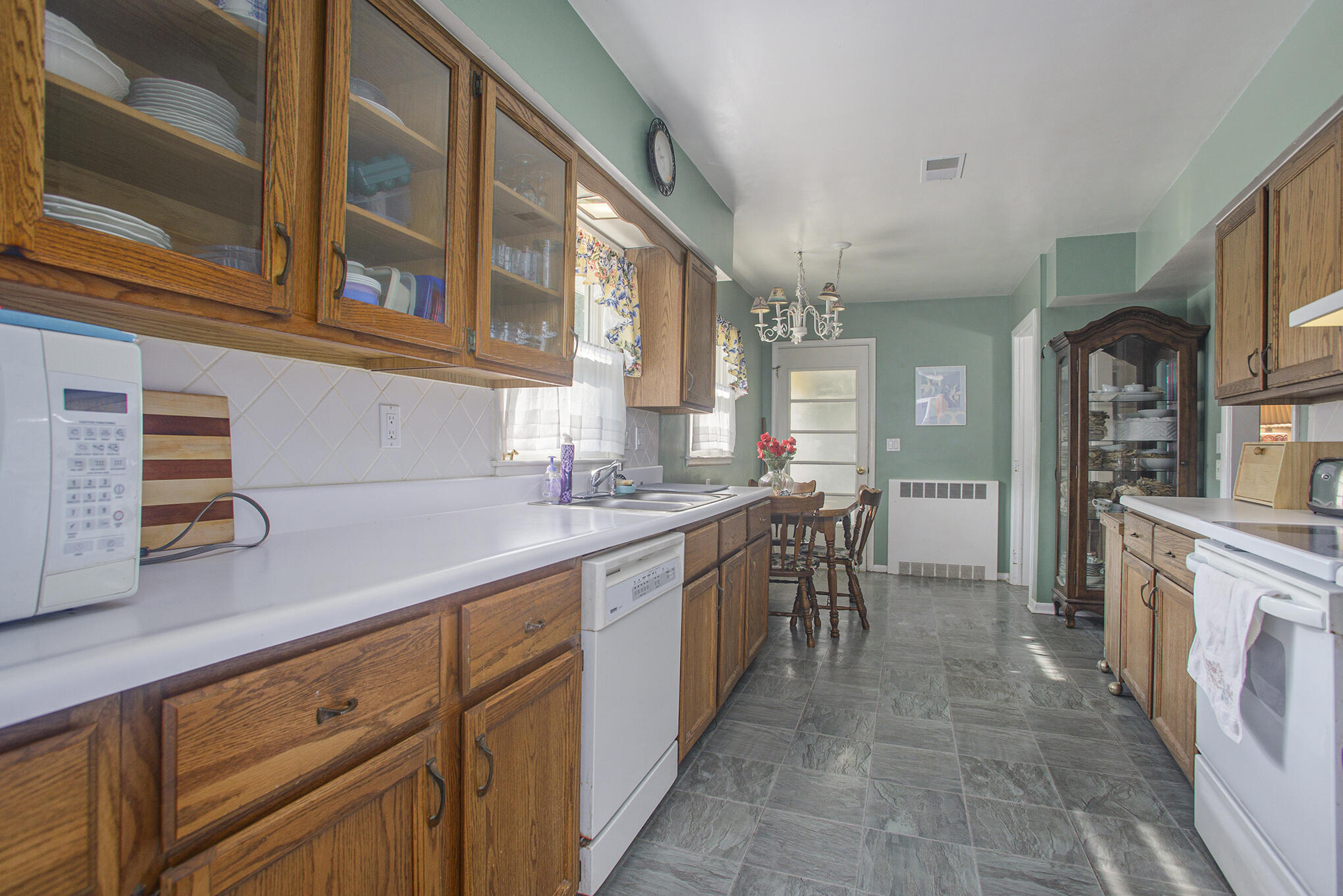 10528 Portage Road Portage, MI 49002 - Photo 9 of 21 EOSR0068