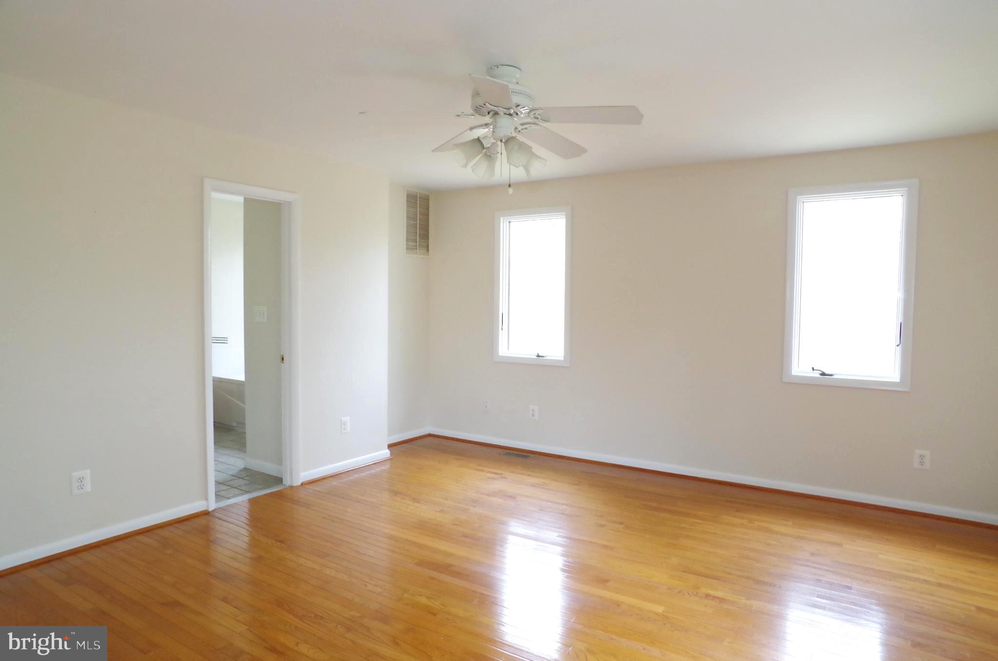 10929 Beach Mill Road Great Falls, VA 22066 - Photo 7 of 18 Primary Bedroom