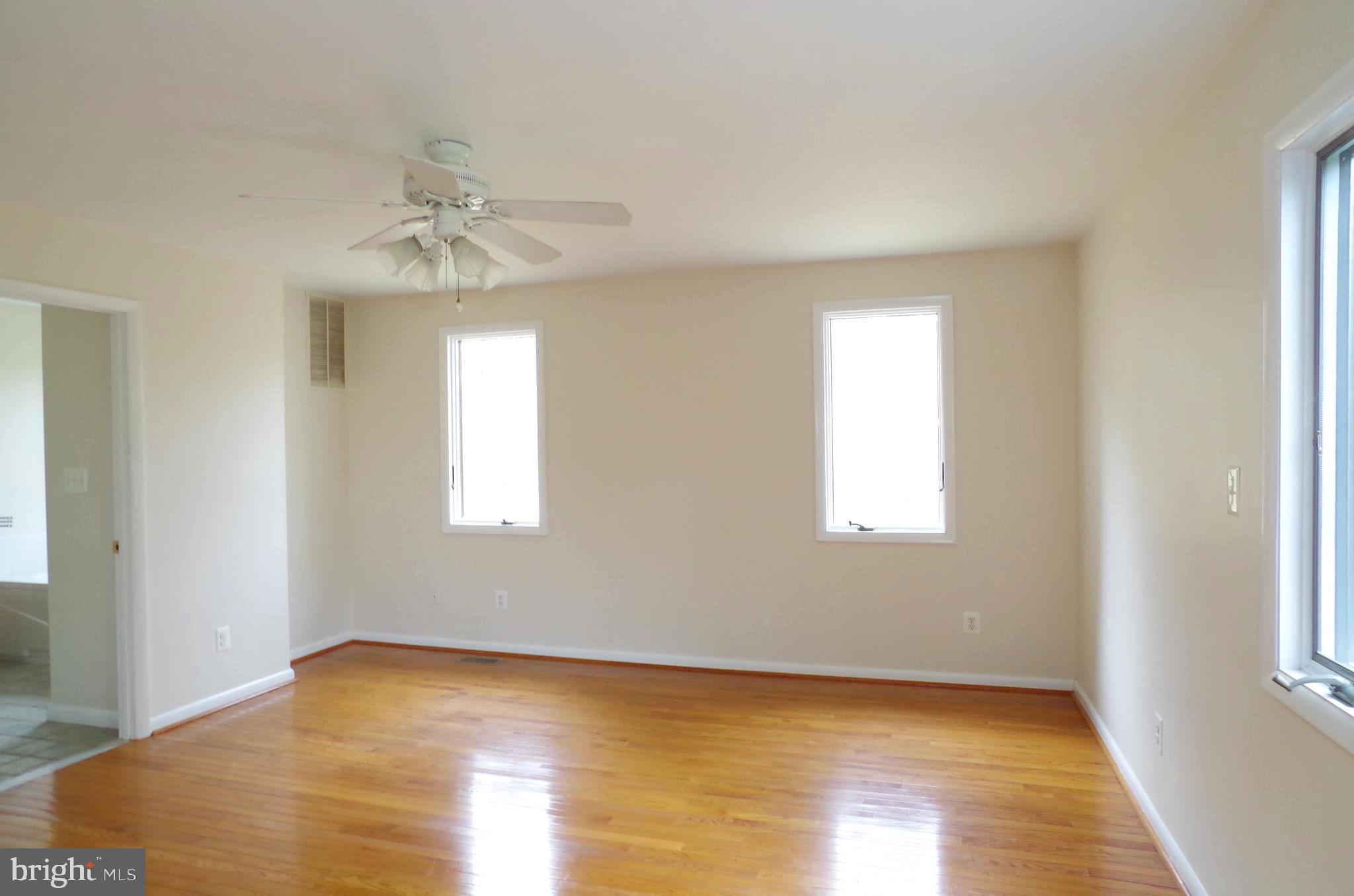 10929 Beach Mill Road Great Falls, VA 22066 - Photo 8 of 18 Primary Bedroom