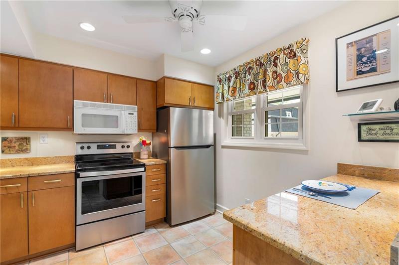 5180 Chemin De Vie Northeast Atlanta, GA 30342 - Photo 3 of 30