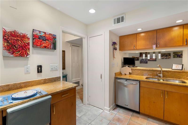 5180 Chemin De Vie Northeast Atlanta, GA 30342 - Photo 5 of 30