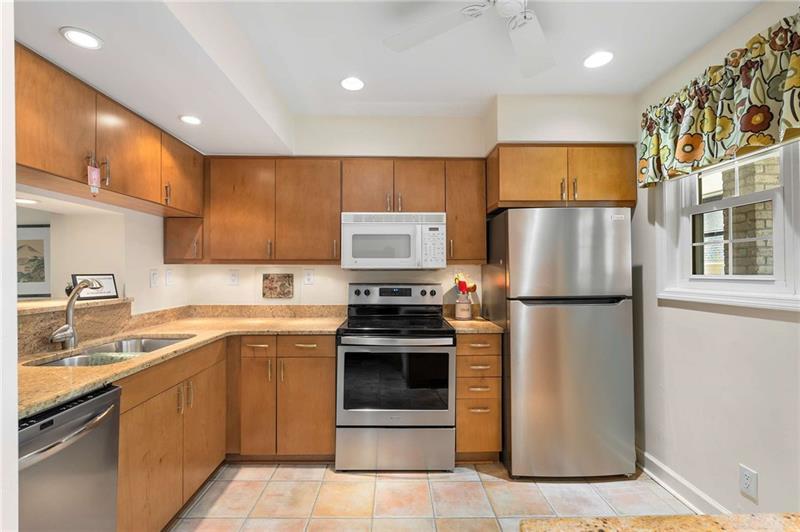 5180 Chemin De Vie Northeast Atlanta, GA 30342 - Photo 6 of 30