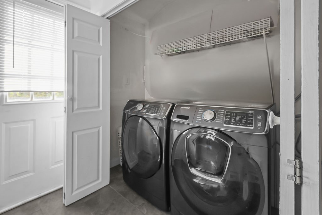 56 Errol Street Warwick, RI 02888 - Photo 10 of 27