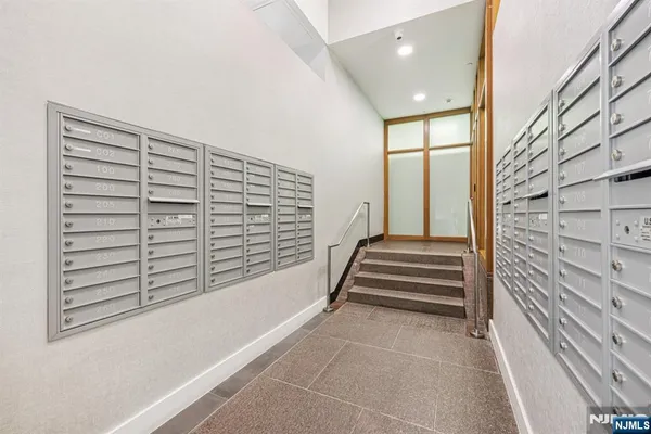 $2,700 | 2 Executive Drive, Unit 818, Fort Lee, NJ 07024