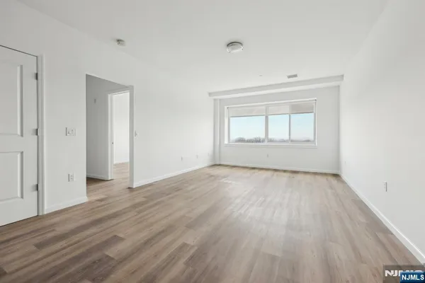 $2,700 | 2 Executive Drive, Unit 818, Fort Lee, NJ 07024