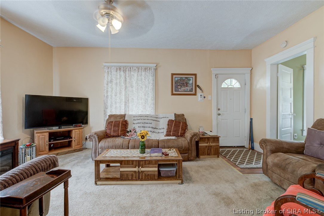 2465 New Middletown Road Southeast Corydon, IN 47112 - Photo 5 of 36