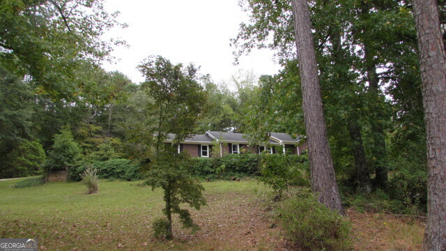 40 River Point Drive LaGrange, GA 30240 - Photo 2 of 17 a view of a house with a yard