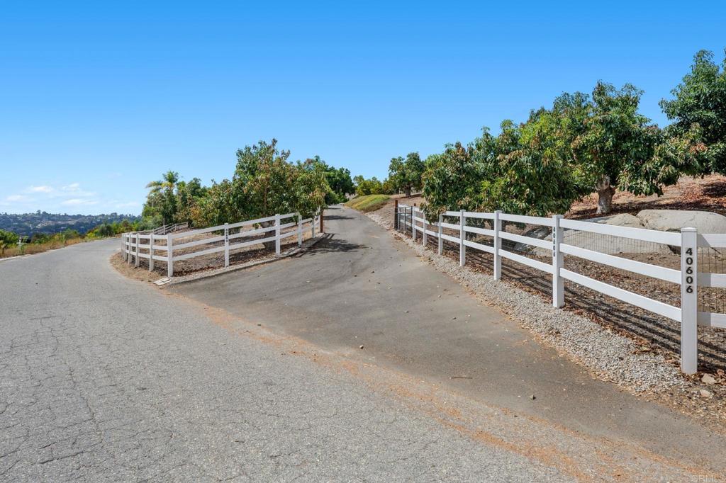 40606 Vía Ranchitos Fallbrook, CA 92028 - Photo 1 of 1 Gallery Image 1