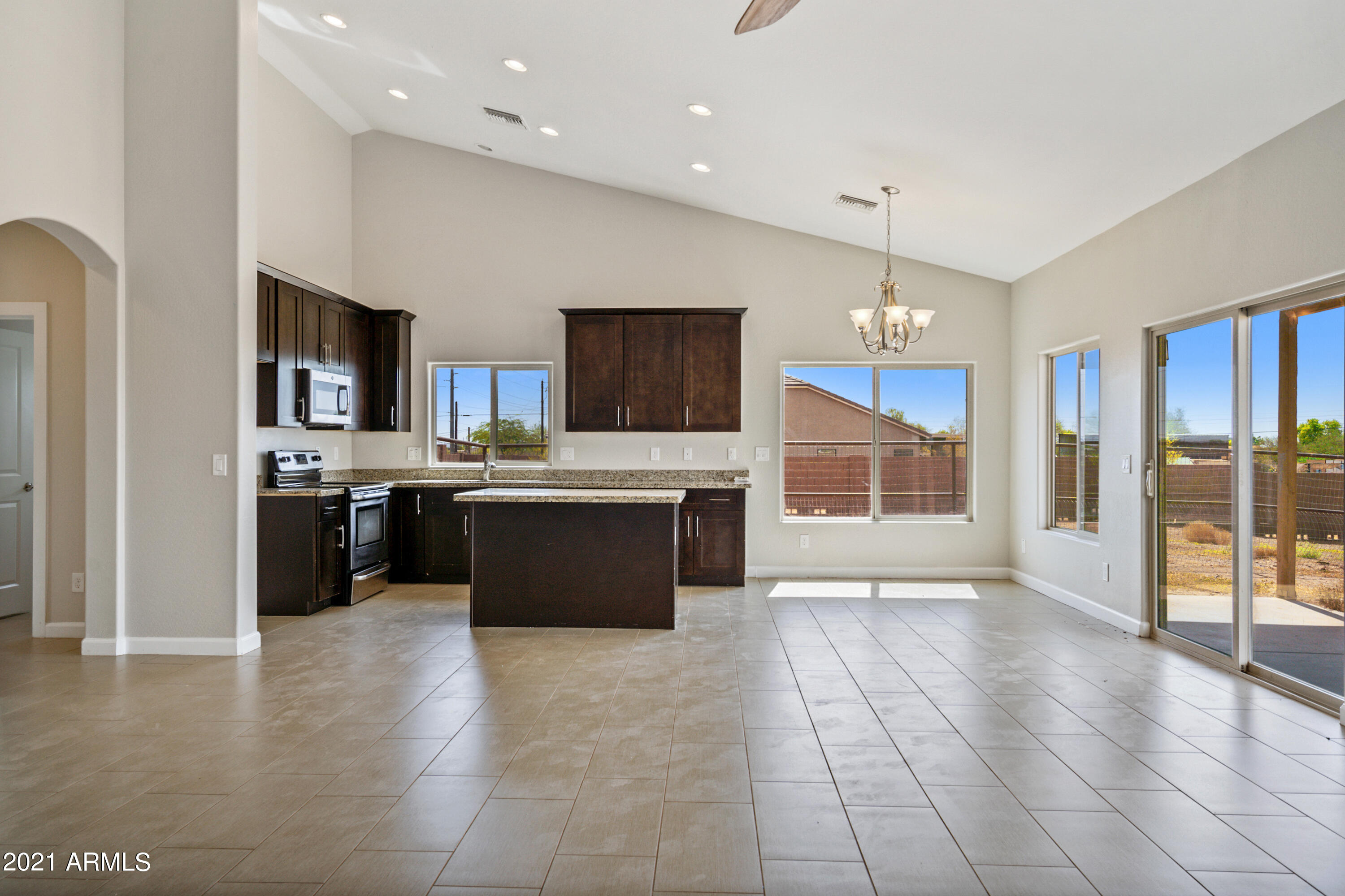 22323 West Patton Road Wittmann, AZ 85361 - Photo 6 of 25 EM001439