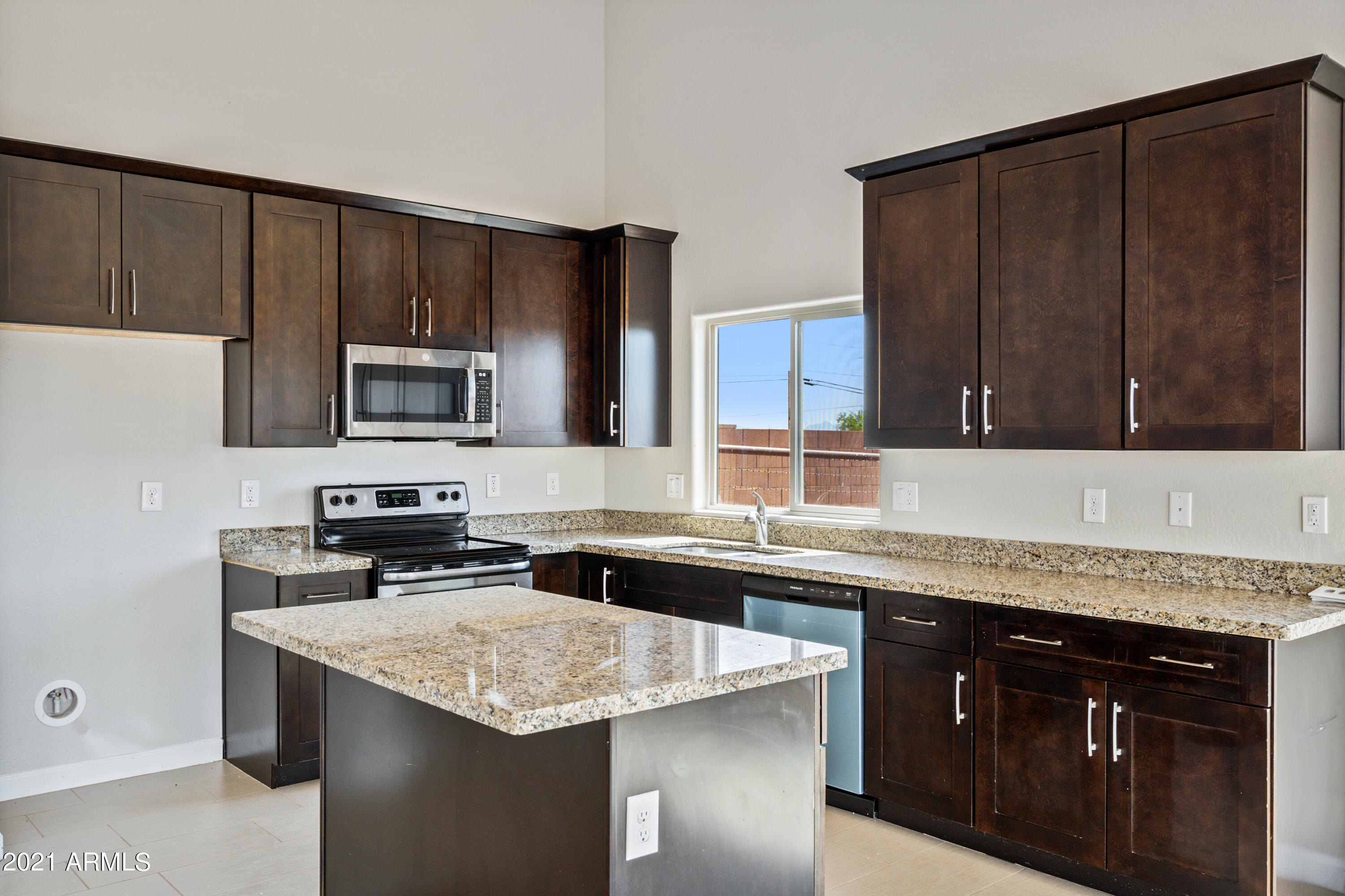 22323 West Patton Road Wittmann, AZ 85361 - Photo 8 of 25 EM001445