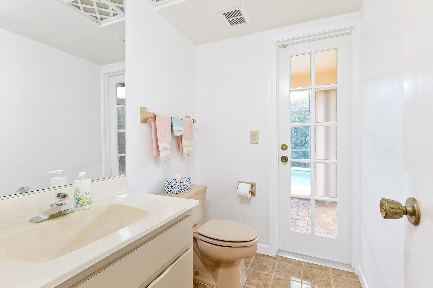 5916 Glenbrook Way Boca Raton, FL 33433 - Photo 24 of 29 27_CabanaBath