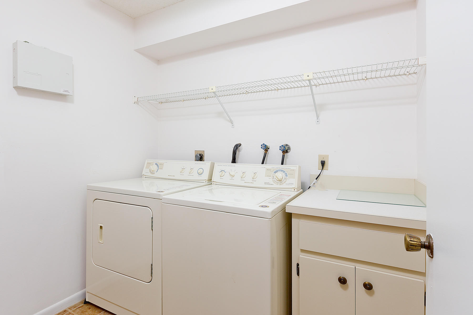 5916 Glenbrook Way Boca Raton, FL 33433 - Photo 25 of 29 28_Laundryroom
