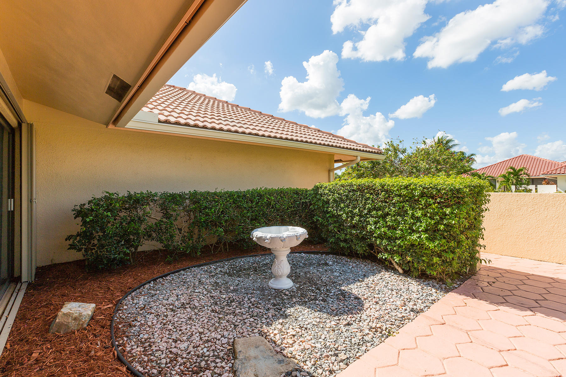 5916 Glenbrook Way Boca Raton, FL 33433 - Photo 4 of 29 04_FountainFront