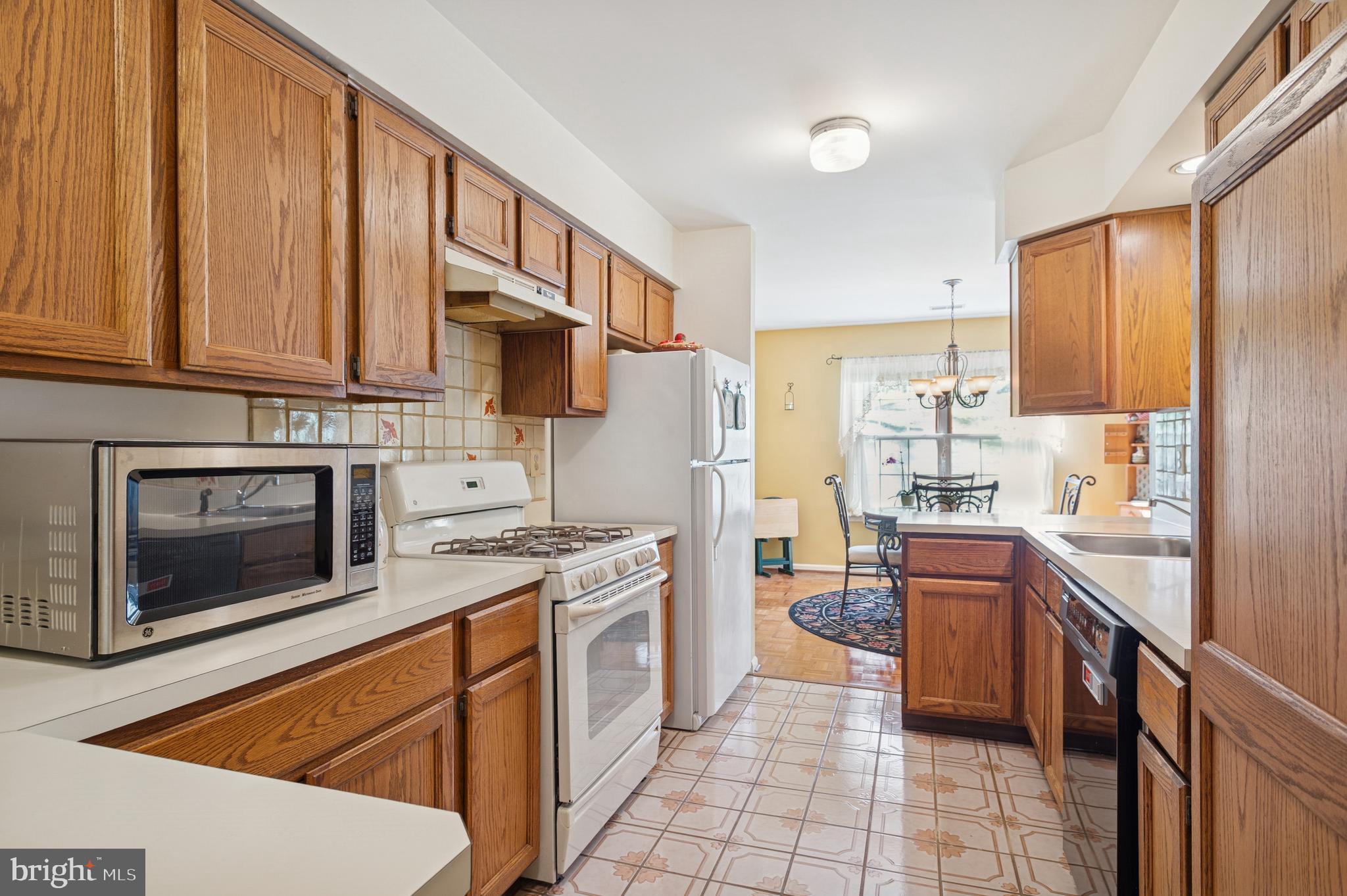 27 E Chicopee Drive Princeton, NJ 08540 - Photo 12 of 30