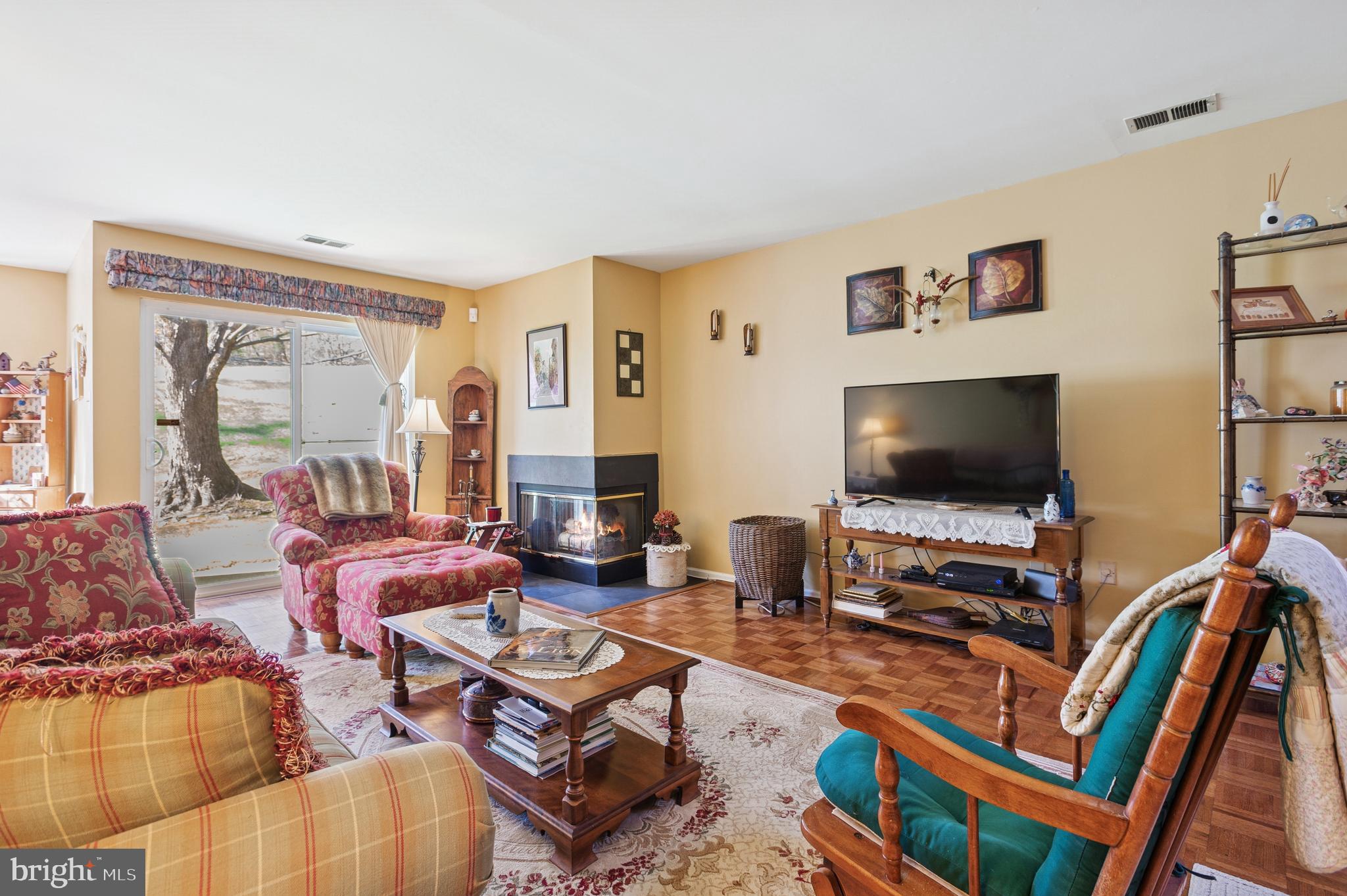 27 E Chicopee Drive Princeton, NJ 08540 - Photo 7 of 30