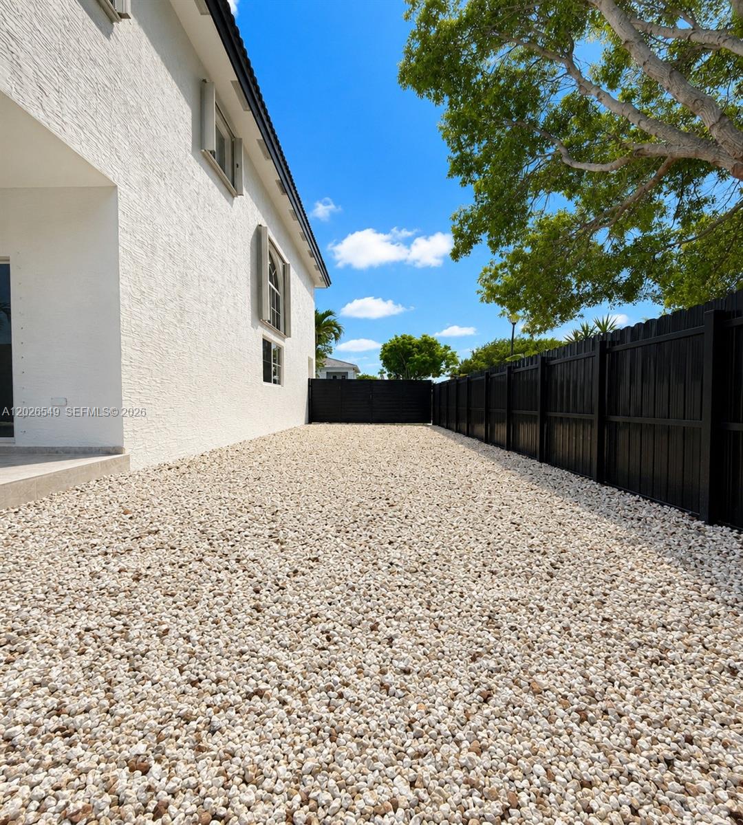 14407 Southwest 158th Path Miami, FL 33196 - Photo 7 of 40