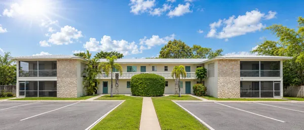 $2,000 | 115 Southwest 1st Avenue, Unit 9, Boynton Beach, FL 33435