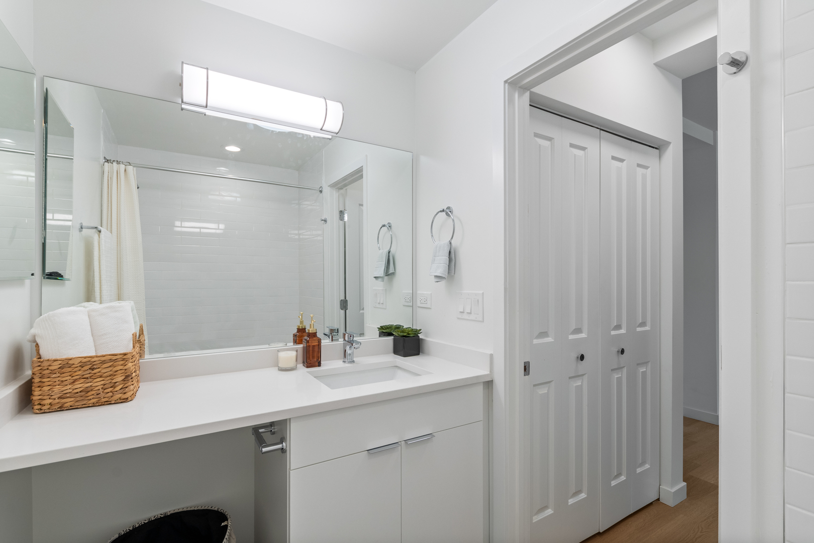 1650 West Roscoe Street, Unit 207 Chicago, IL 60657 - Photo 14 of 23
