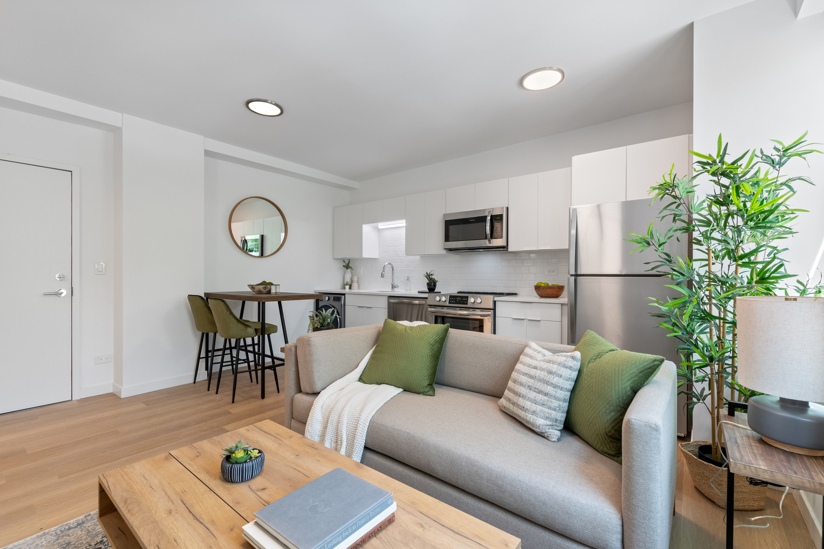 1650 West Roscoe Street, Unit 207 Chicago, IL 60657 - Photo 5 of 23