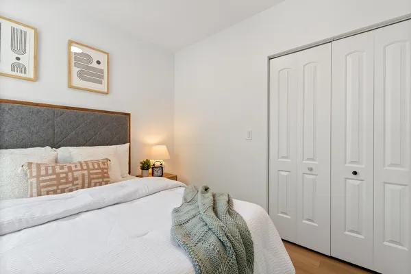 $2,095 | 1650 West Roscoe Street, Unit 207, Chicago, IL 60657